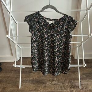 Loft SP flutter sleeve blouse with floral design